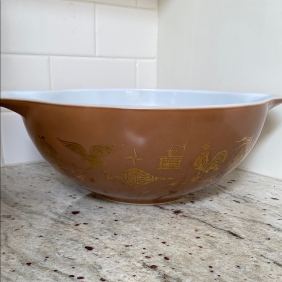 Pyrex vintage early American pattern 444 Cinderella bowl. Very good condition - Picture 1 of 5